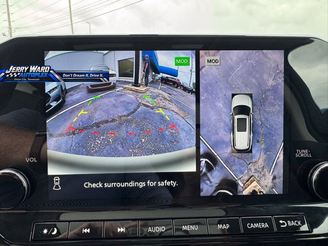 Used 2025 Nissan Pathfinder Platinum FWD image 10