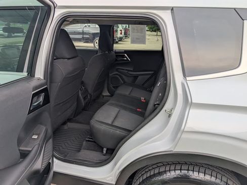 Used 2022 Mitsubishi Outlander ES FWD image 24