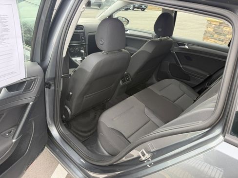 Used 2018 Volkswagen Golf S image 20