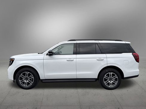 Used 2025 Ford Expedition Active image 2