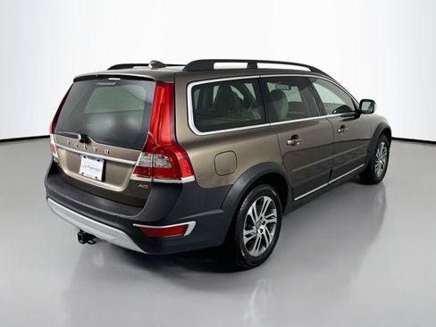 Used 2015 Volvo XC70 3.2 Premier w/ Protection Package AWD/4WD image 9