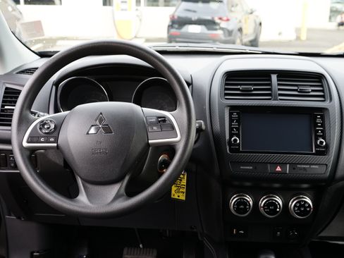 Used 2025 Mitsubishi Outlander Sport ES image 19