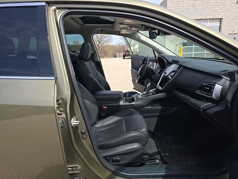 Used 2023 Subaru Outback Touring AWD/4WD image 13