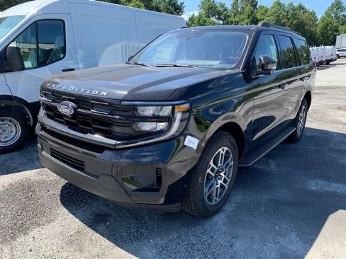 New 2025 Ford Expedition Active image 10