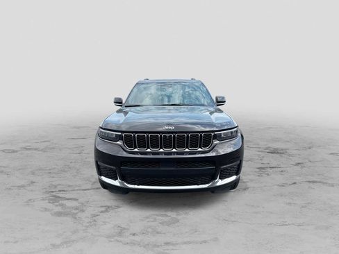 Used 2023 Jeep Grand Cherokee L Limited w/ Luxury Tech Group II AWD/4WD image 3