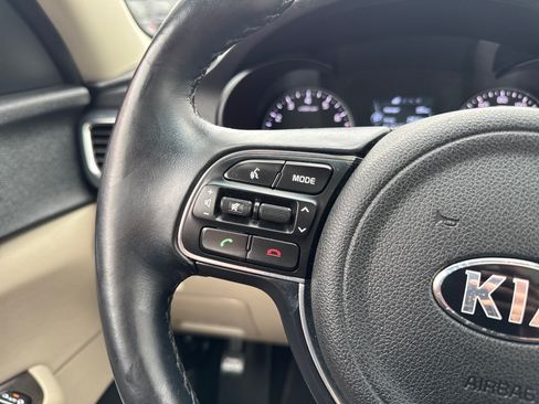Used 2018 Kia Optima EX w/ Premium Package FWD image 19