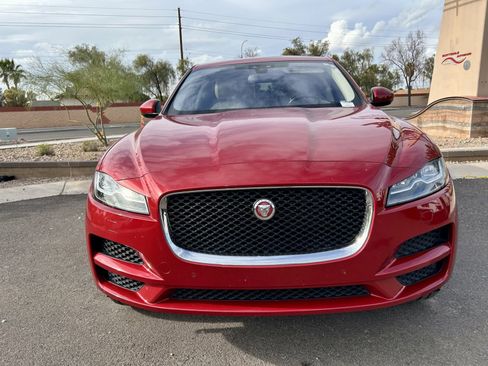 Used 2018 Jaguar F-PACE Prestige image 8