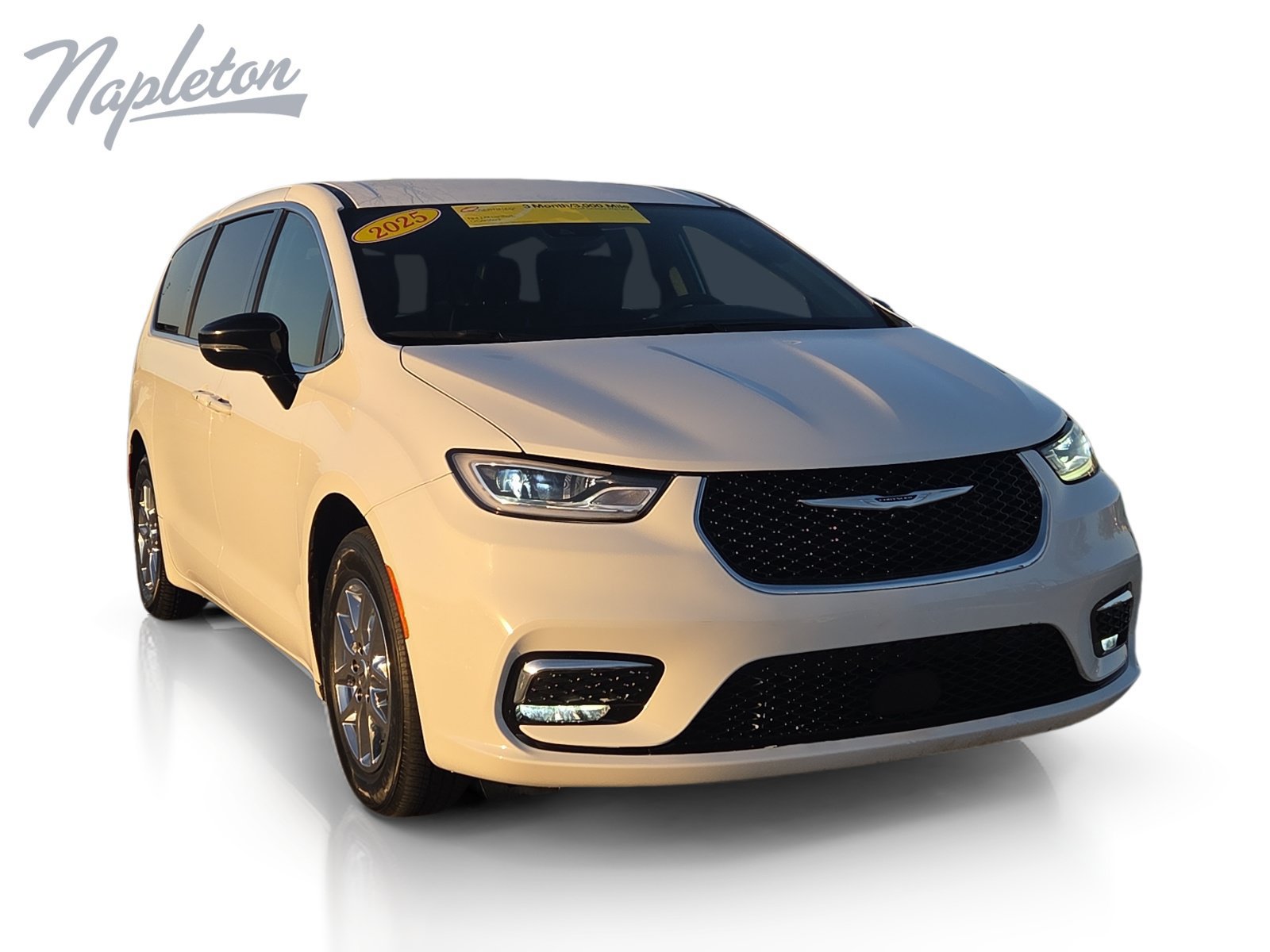 Used 2025 Chrysler Pacifica Select FWD image 8