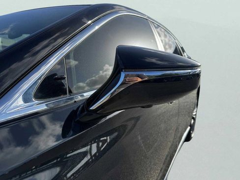 Used 2018 Lexus LS 500h w/ Luxury Package image 8