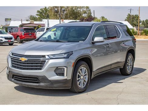 Used 2023 Chevrolet Traverse LT w/ LPO, Cargo Package AWD/4WD image 4
