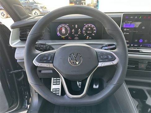 New 2026 Volkswagen Tiguan SE R-Line image 16