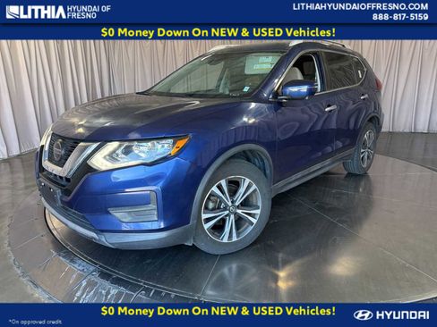 Used 2019 Nissan Rogue SV w/ Premium Package FWD image 1