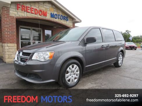 Used 2018 Dodge Grand Caravan SE w/ UConnect Hands-Free Group FWD image 1