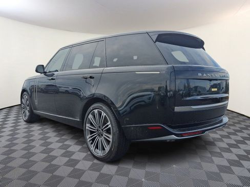 New 2025 Land Rover Range Rover Long Wheelbase SE image 2
