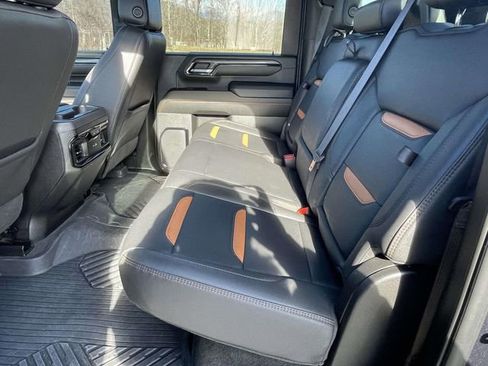 Used 2024 GMC Sierra 2500 AT4 w/ AT4 Preferred Package AWD/4WD image 11