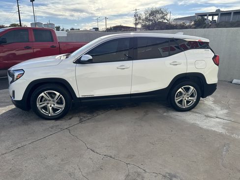 Used 2020 GMC Terrain SLE w/ LPO, Floor Liner Package image 4
