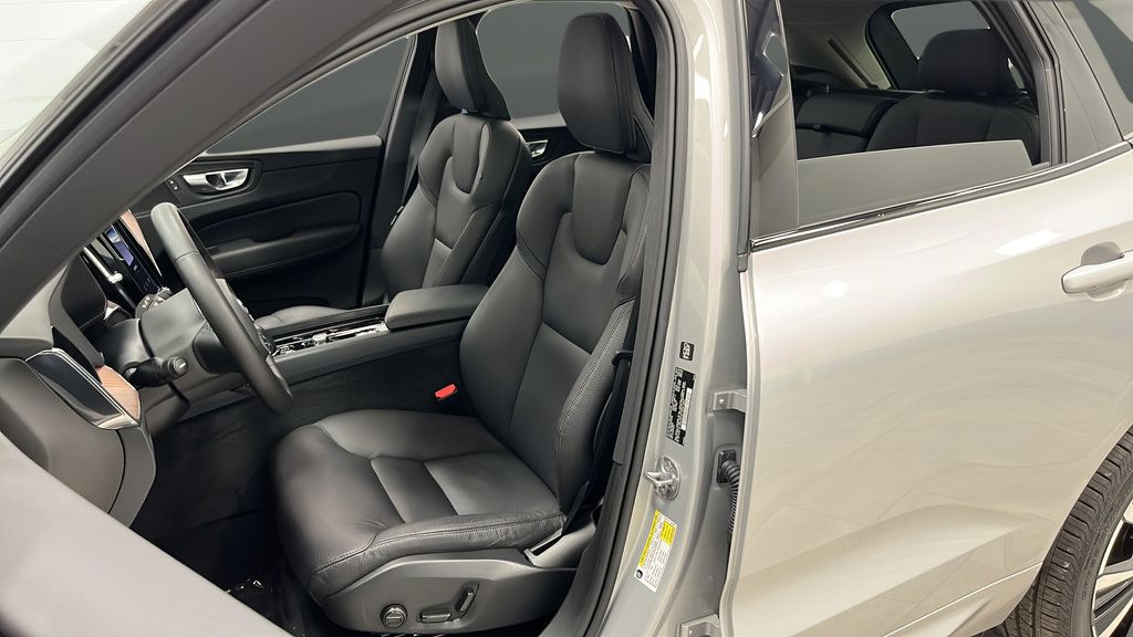 Used 2024 Volvo XC60 B5 Plus w/ Protection Package Premier AWD/4WD image 9
