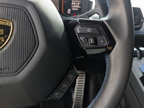 Used 2024 Lamborghini Huracan EVO image 37