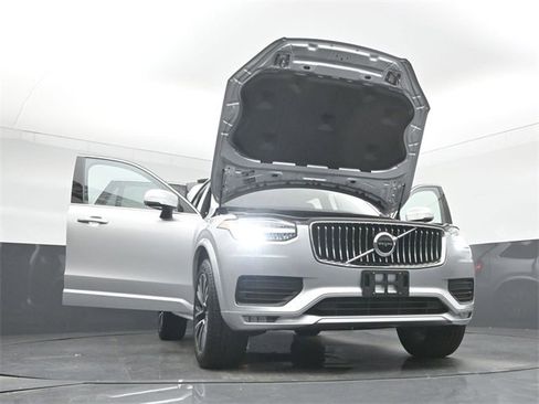 Used 2022 Volvo XC90 T6 Momentum w/ Climate Package image 56
