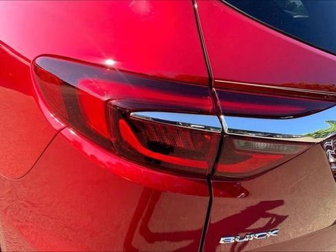 Used 2018 Buick Enclave Essence FWD image 24