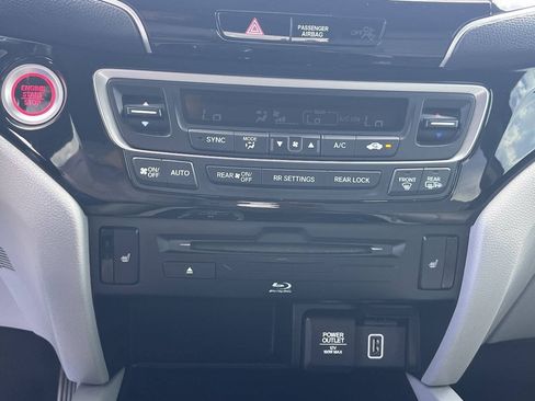Used 2020 Honda Pilot Touring image 38