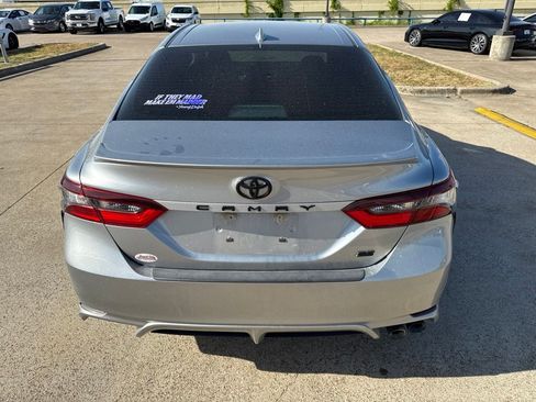 Used 2022 Toyota Camry SE FWD image 8