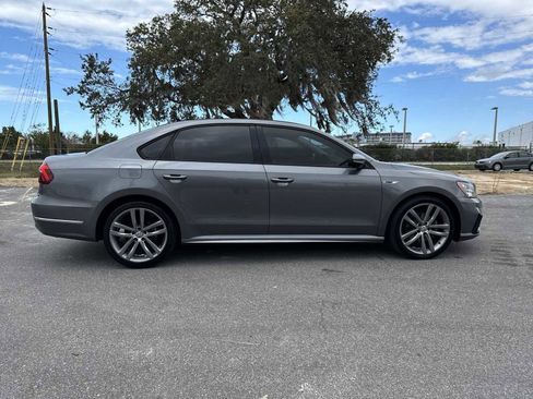 Used 2018 Volkswagen Passat 2.0T R-Line image 7
