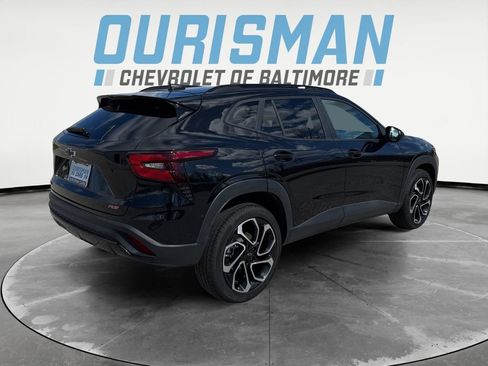 Used 2025 Chevrolet Trax RS w/ Sunroof Package FWD image 6