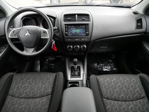 Used 2025 Mitsubishi Outlander Sport ES AWD/4WD image 10