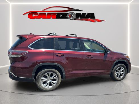 Used 2015 Toyota Highlander Plus FWD image 5
