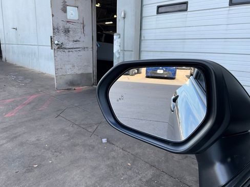 Used 2025 Toyota Camry SE image 19