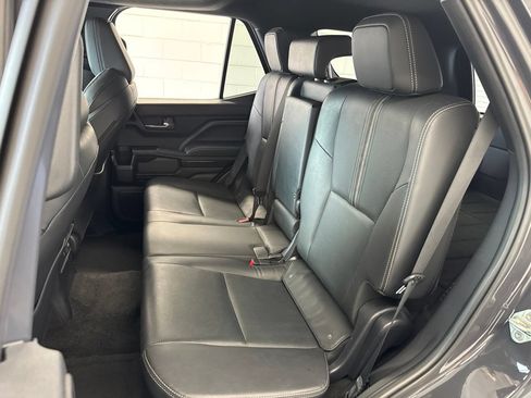 Used 2025 Toyota 4Runner Limited AWD/4WD image 41