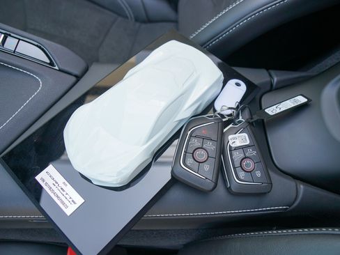 Used 2021 Chevrolet Corvette Stingray Preferred Cpe w/ Z51 Performance Package RWD image 34