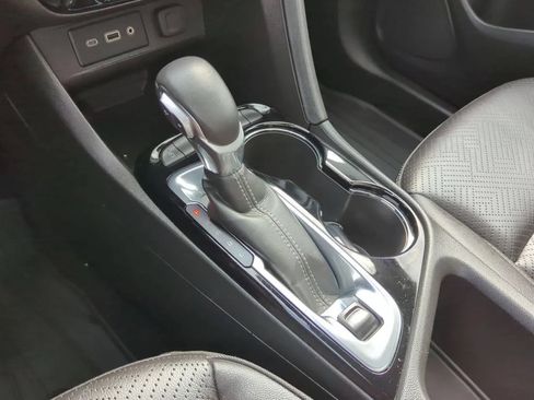 Used 2023 Buick Encore GX Essence w/ Experience Buick Package FWD image 18