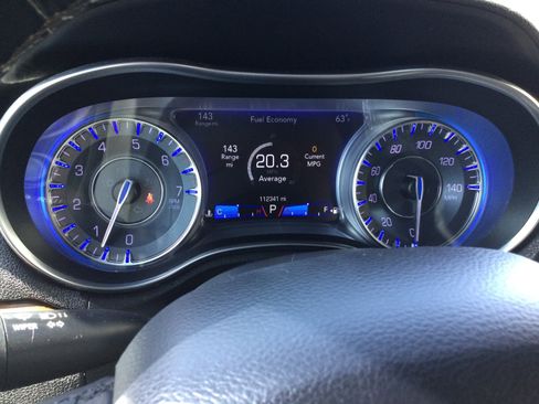 Used 2017 Chrysler 300 C Platinum w/ Safetytec Plus Group image 19