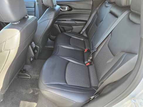 New 2026 Jeep Compass Latitude image 17