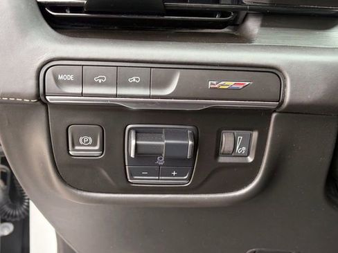 Used 2023 Cadillac Escalade V w/ LPO, ONYX Package AWD/4WD image 5