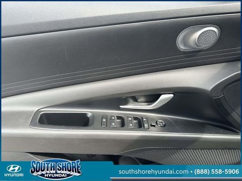 Certified 2023 Hyundai Elantra SEL w/ Winter Weather Package image 17