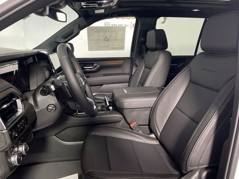 New 2026 GMC Yukon Denali w/ Sun & Power Step Package AWD/4WD image 11