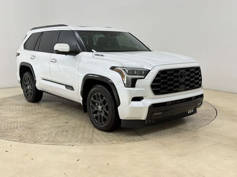 Used 2024 Toyota Sequoia Platinum AWD/4WD image 7