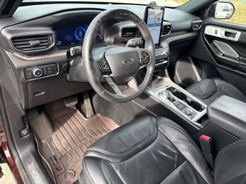 Used 2020 Ford Explorer Platinum w/ Premium Technology Package image 12