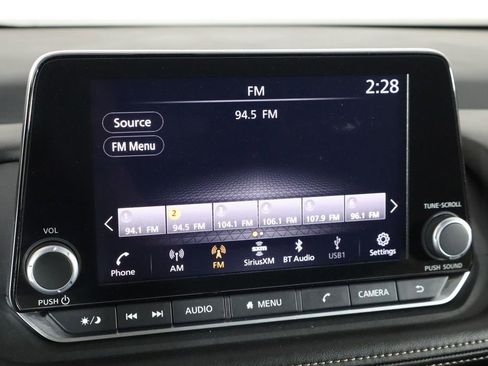 Used 2025 Nissan Rogue S image 28