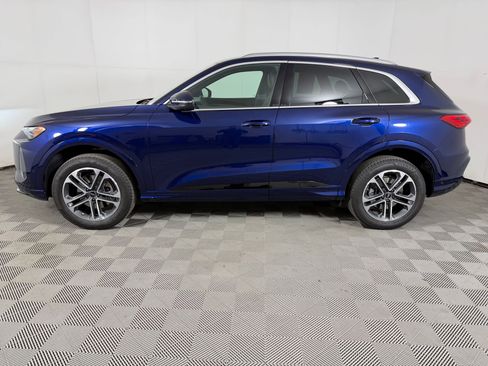 Certified 2025 Audi Q5 Premium w/ Convenience Package AWD/4WD image 2