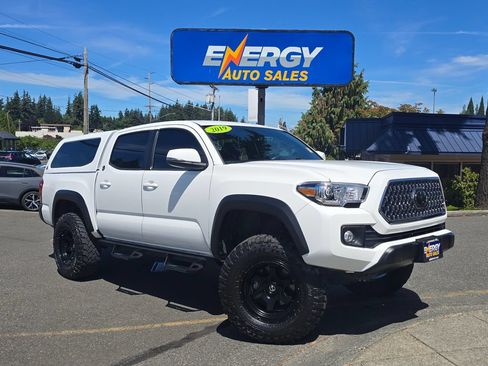 Used 2019 Toyota Tacoma TRD Off-Road w/ Technology Package AWD/4WD image 1