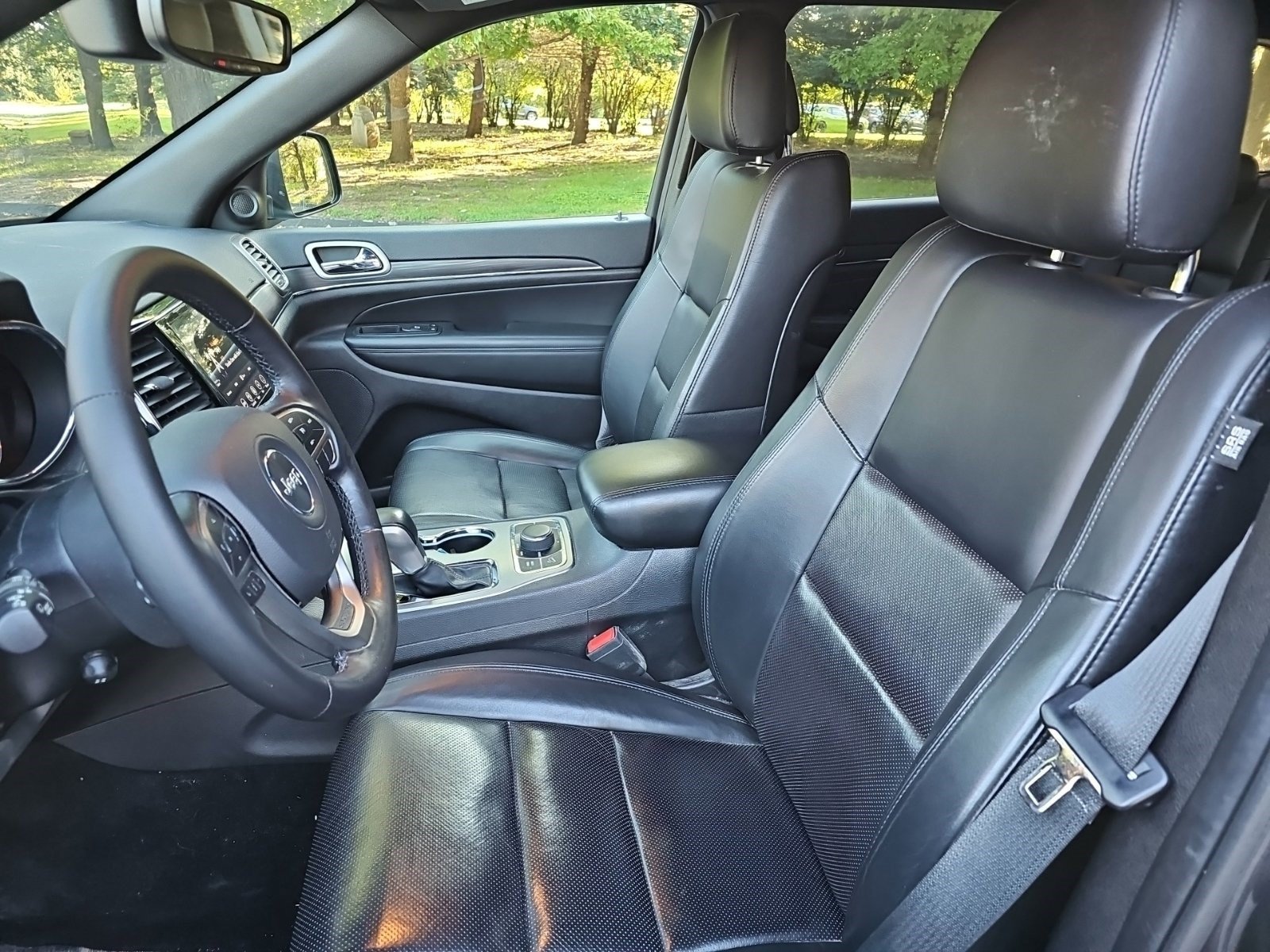 Used 2020 Jeep Grand Cherokee Limited w/ Luxury Group II AWD/4WD image 18