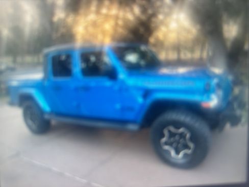 Used 2021 Jeep Gladiator Sport image 2