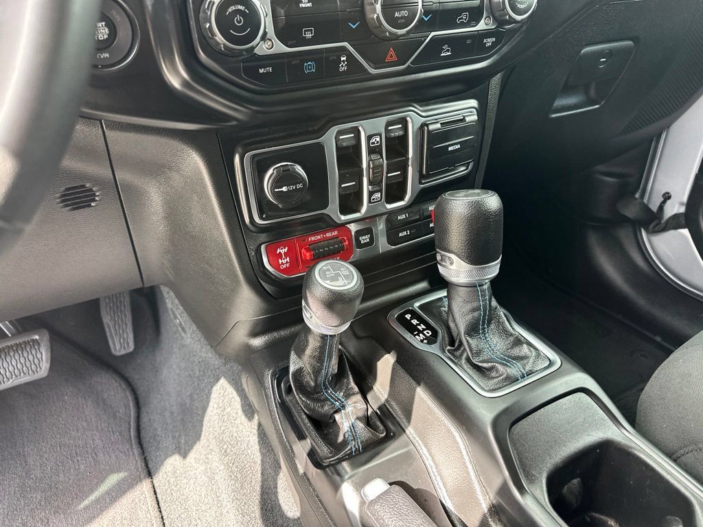 Used 2023 Jeep Wrangler Unlimited Rubicon 4xe AWD/4WD image 15