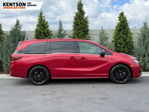 Used 2025 Honda Odyssey Sport-L image 9