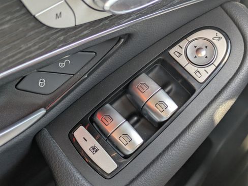 Used 2022 Mercedes-Benz GLC 300 4MATIC image 26