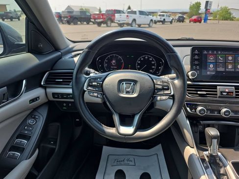 Used 2018 Honda Accord Touring image 15